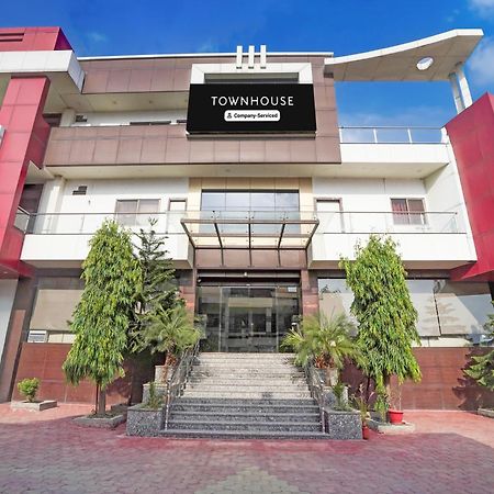 Super Townhouse Lalghati Near Airport Bhopal Luaran gambar