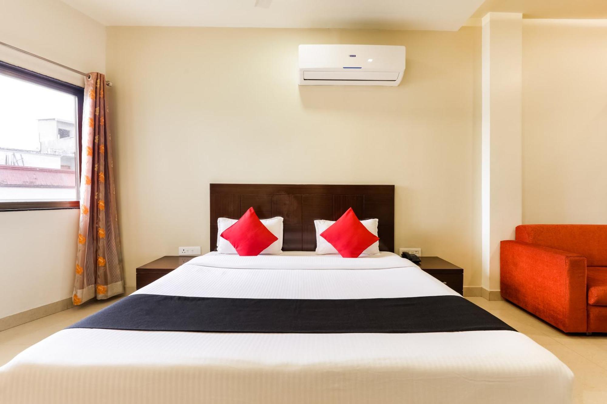 Super Townhouse Lalghati Near Airport Bhopal Luaran gambar