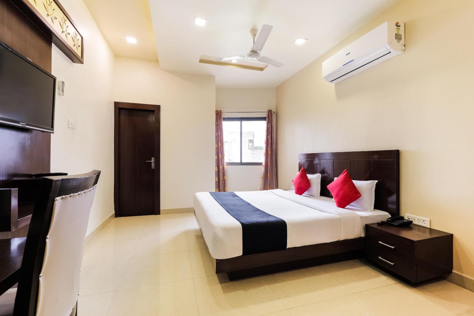 Super Townhouse Lalghati Near Airport Bhopal Luaran gambar