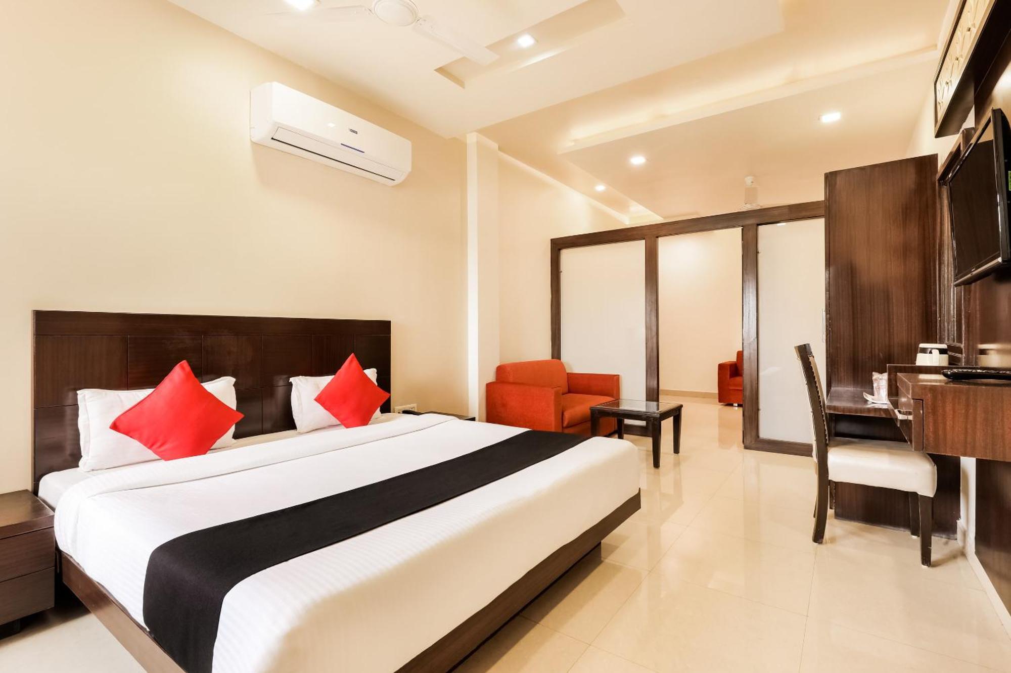 Super Townhouse Lalghati Near Airport Bhopal Luaran gambar