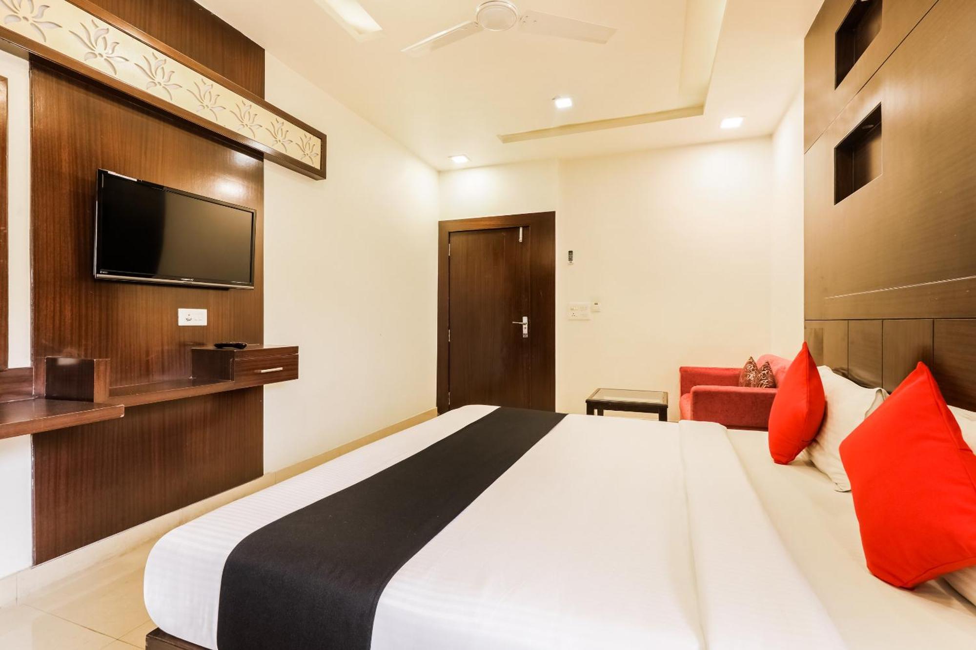 Super Townhouse Lalghati Near Airport Bhopal Luaran gambar