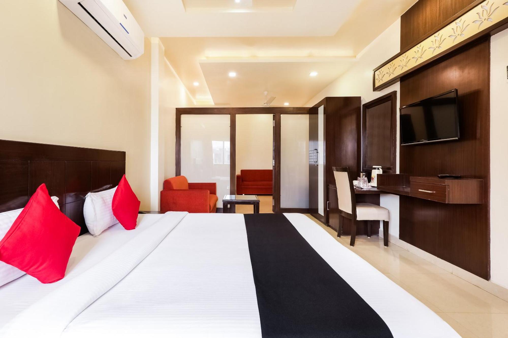 Super Townhouse Lalghati Near Airport Bhopal Luaran gambar