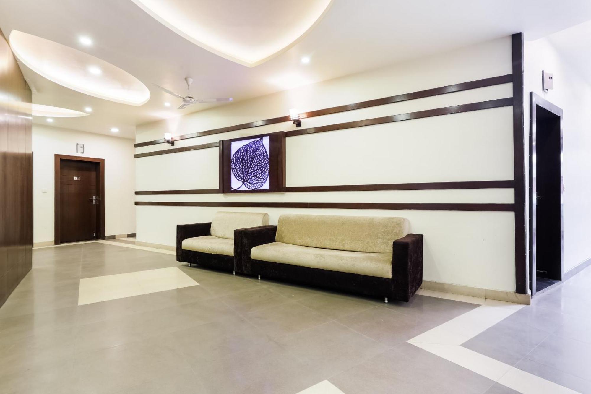 Super Townhouse Lalghati Near Airport Bhopal Luaran gambar