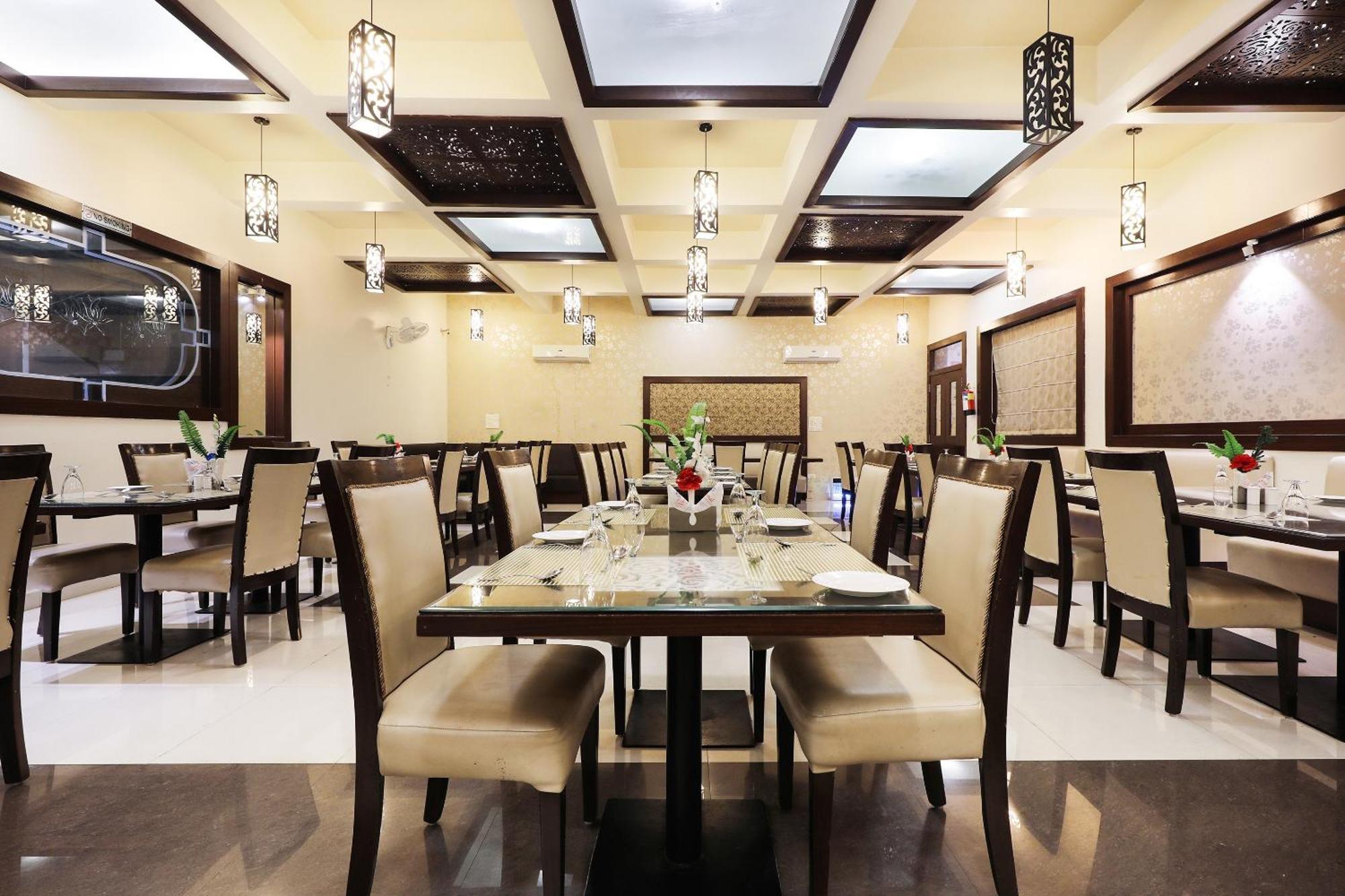 Super Townhouse Lalghati Near Airport Bhopal Luaran gambar