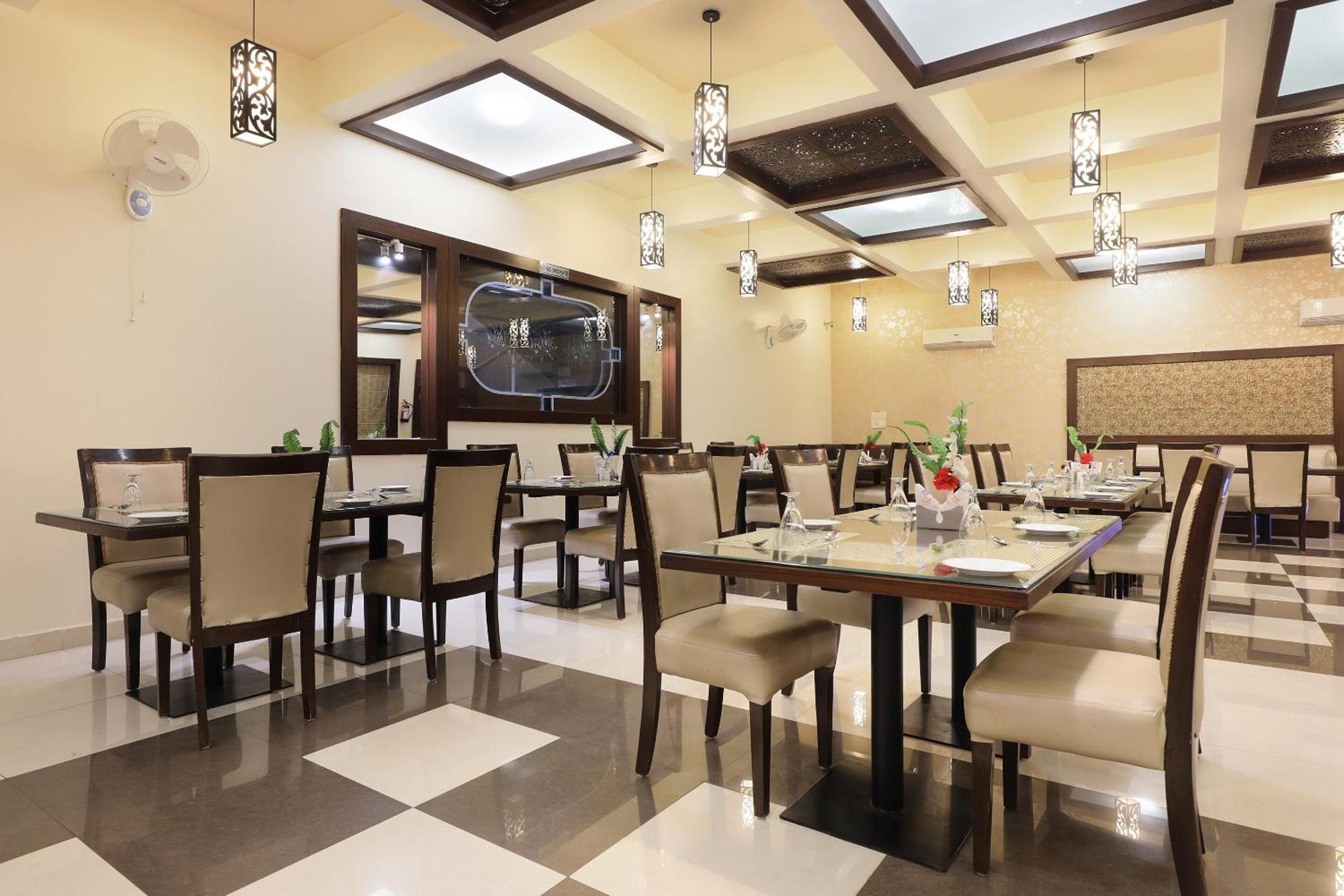 Super Townhouse Lalghati Near Airport Bhopal Luaran gambar