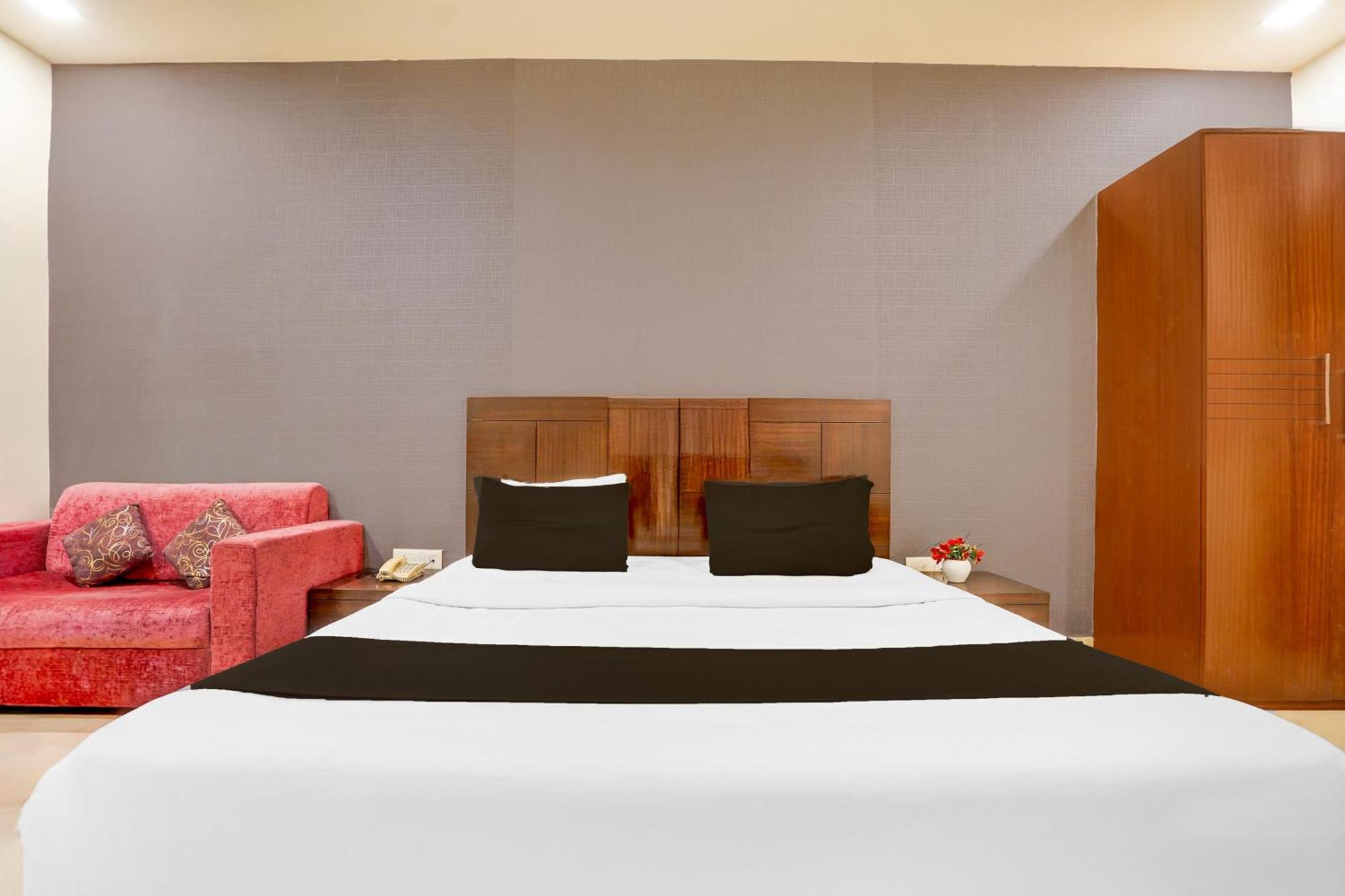 Super Townhouse Lalghati Near Airport Bhopal Luaran gambar