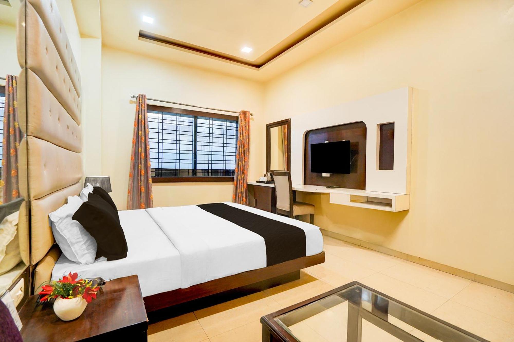 Super Townhouse Lalghati Near Airport Bhopal Luaran gambar