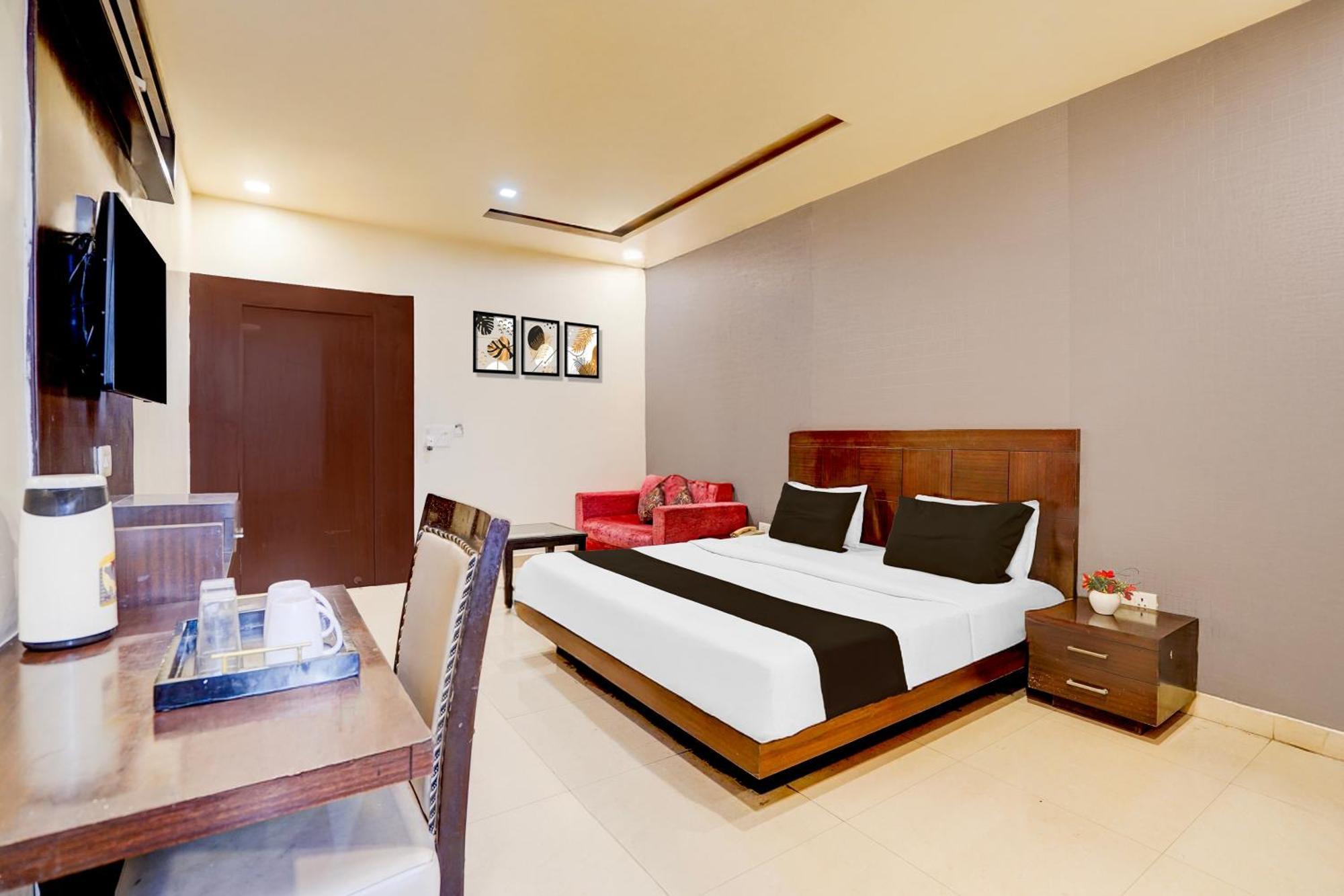 Super Townhouse Lalghati Near Airport Bhopal Luaran gambar