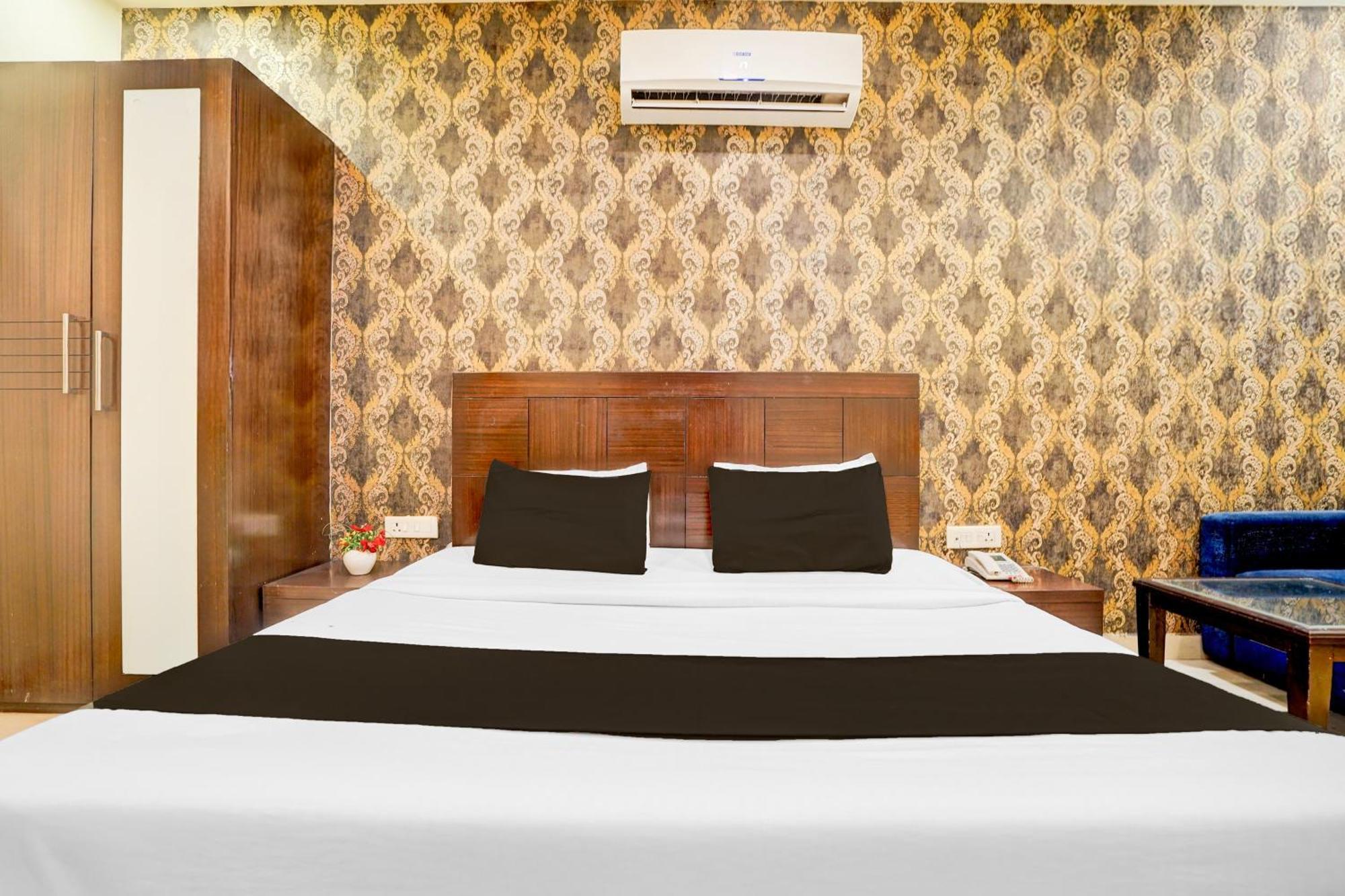 Super Townhouse Lalghati Near Airport Bhopal Luaran gambar