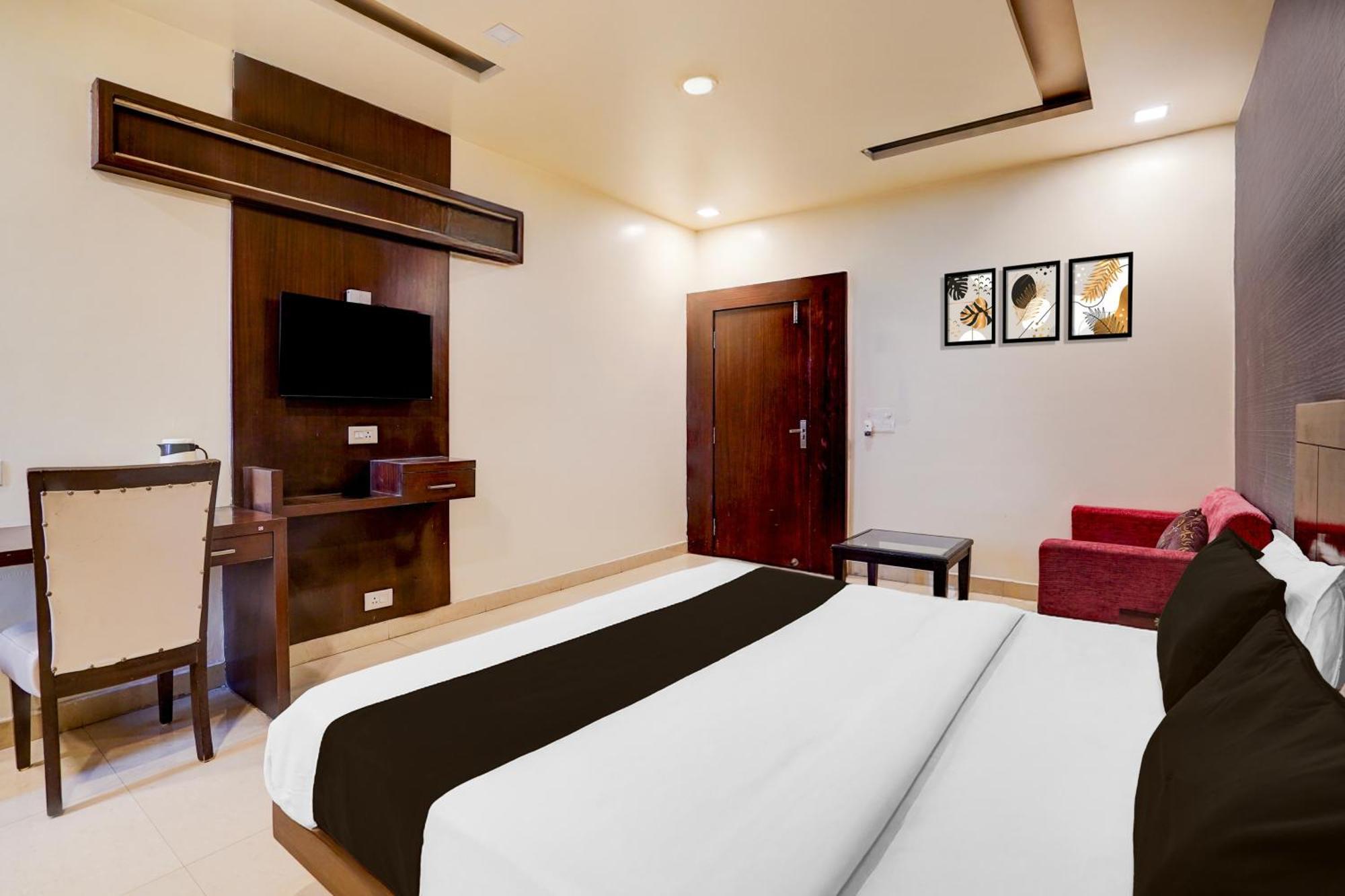 Super Townhouse Lalghati Near Airport Bhopal Luaran gambar