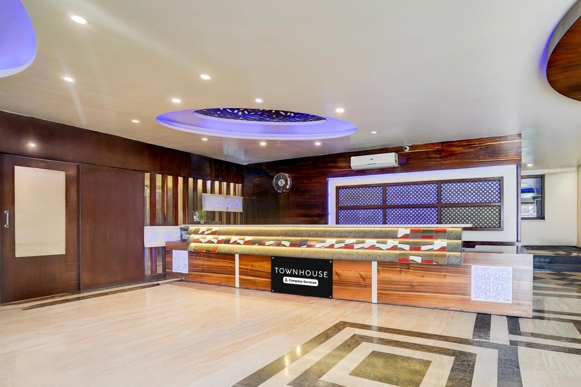 Super Townhouse Lalghati Near Airport Bhopal Luaran gambar