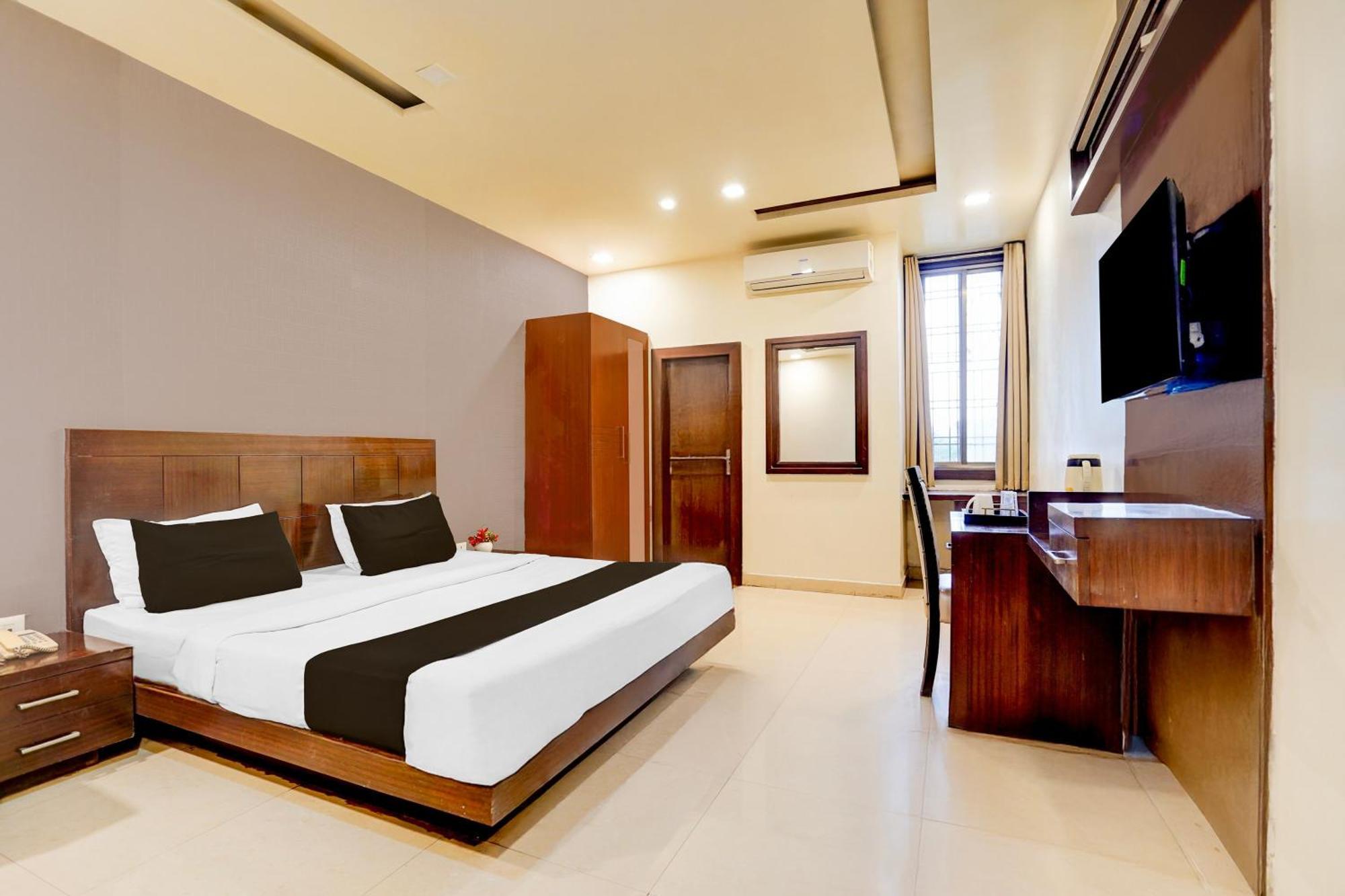 Super Townhouse Lalghati Near Airport Bhopal Luaran gambar