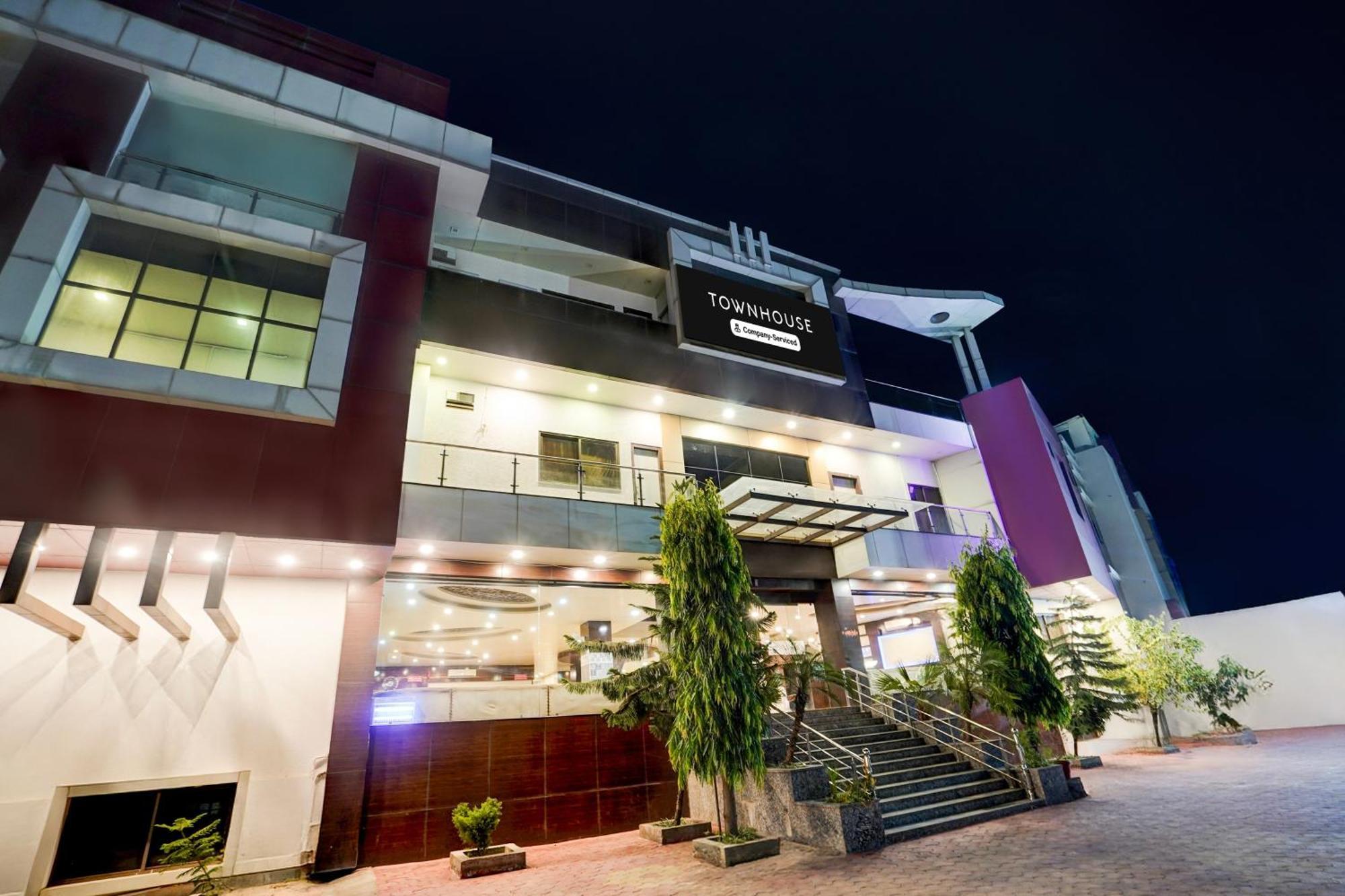 Super Townhouse Lalghati Near Airport Bhopal Luaran gambar