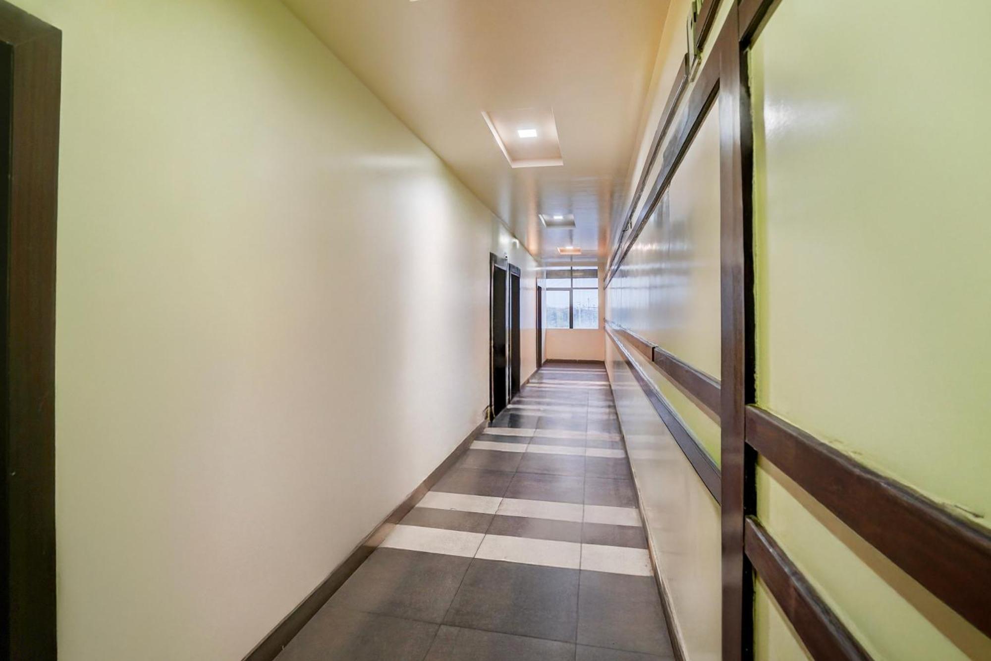 Super Townhouse Lalghati Near Airport Bhopal Luaran gambar